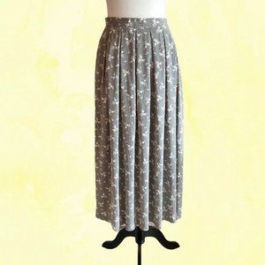 Vintage pleated black and white floral maxi skirt